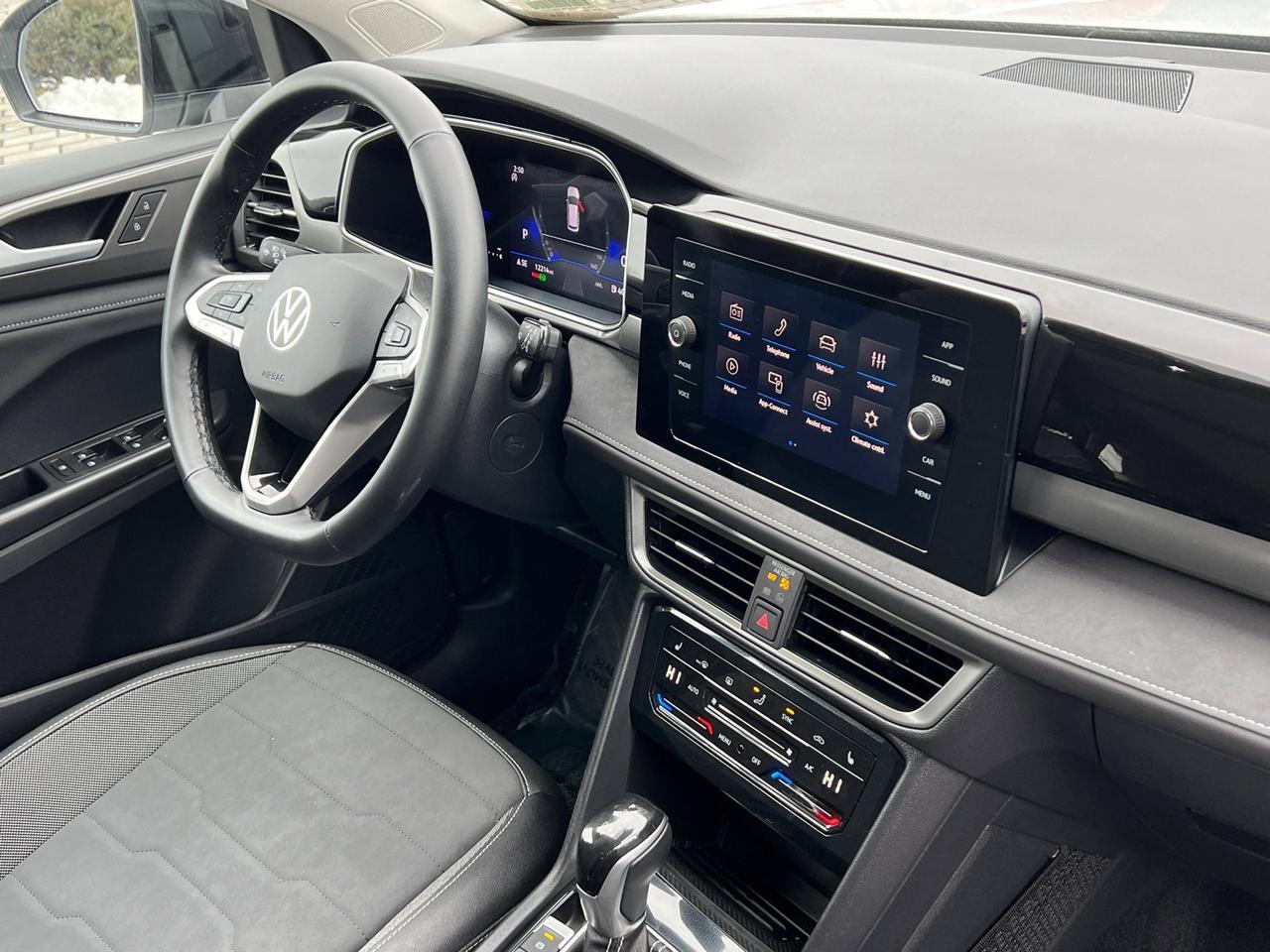 2025 Volkswagen Taos 1.5T SE Black Hagerstown MD