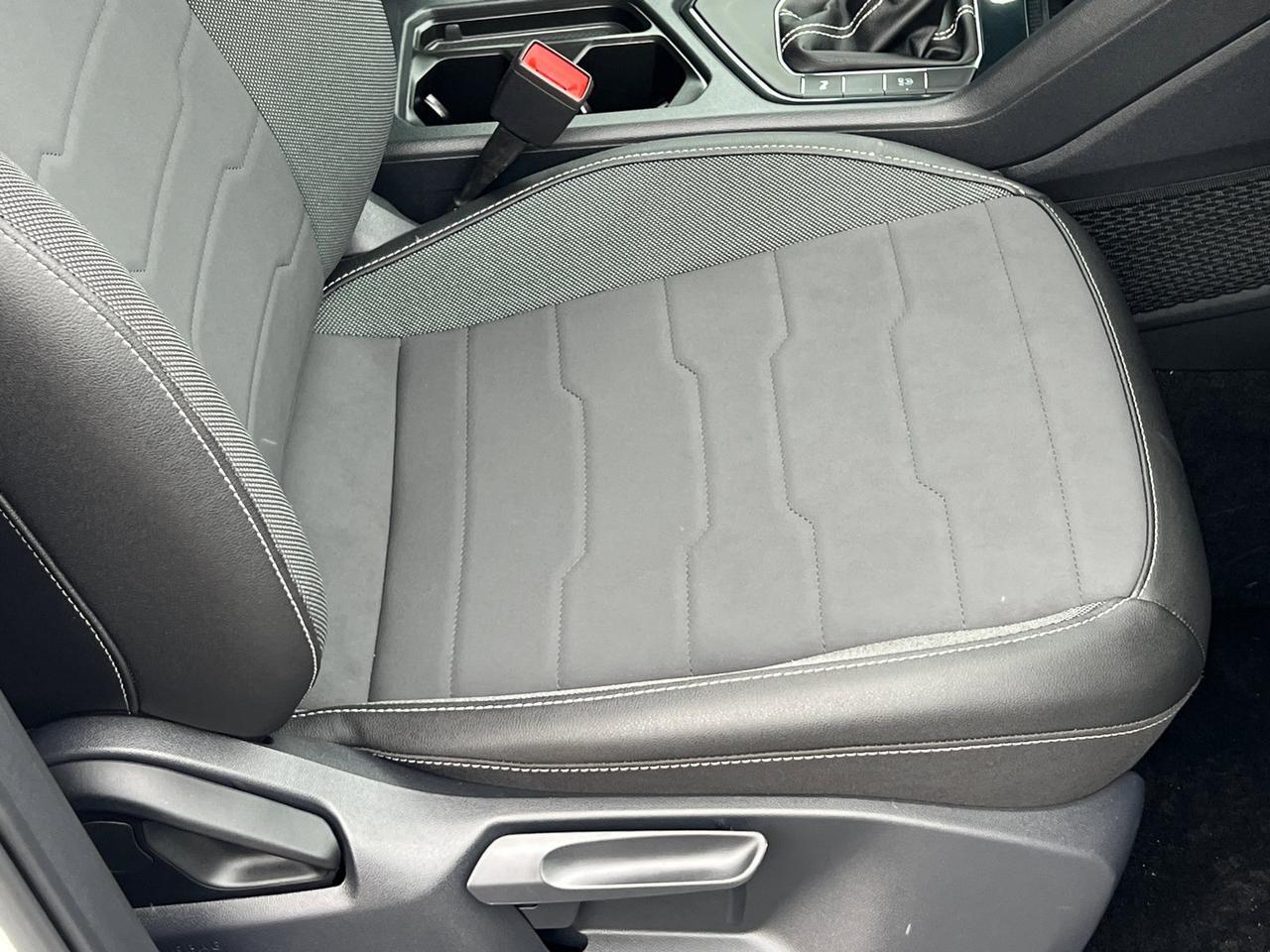 2025 Volkswagen Taos 1.5T SE Black Hagerstown MD