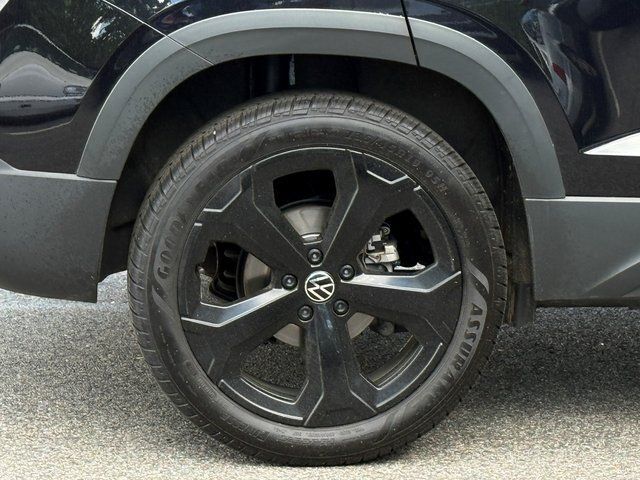 2025 Volkswagen Taos 1.5T SE Black Springfield VA