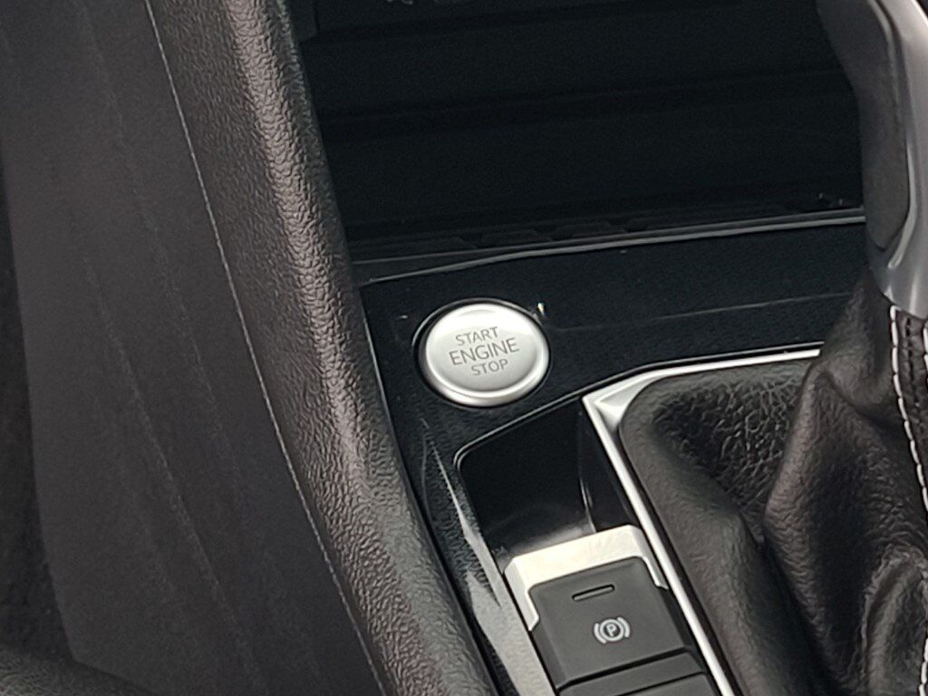 2025 Volkswagen Taos 1.5T SE Black Springfield VA