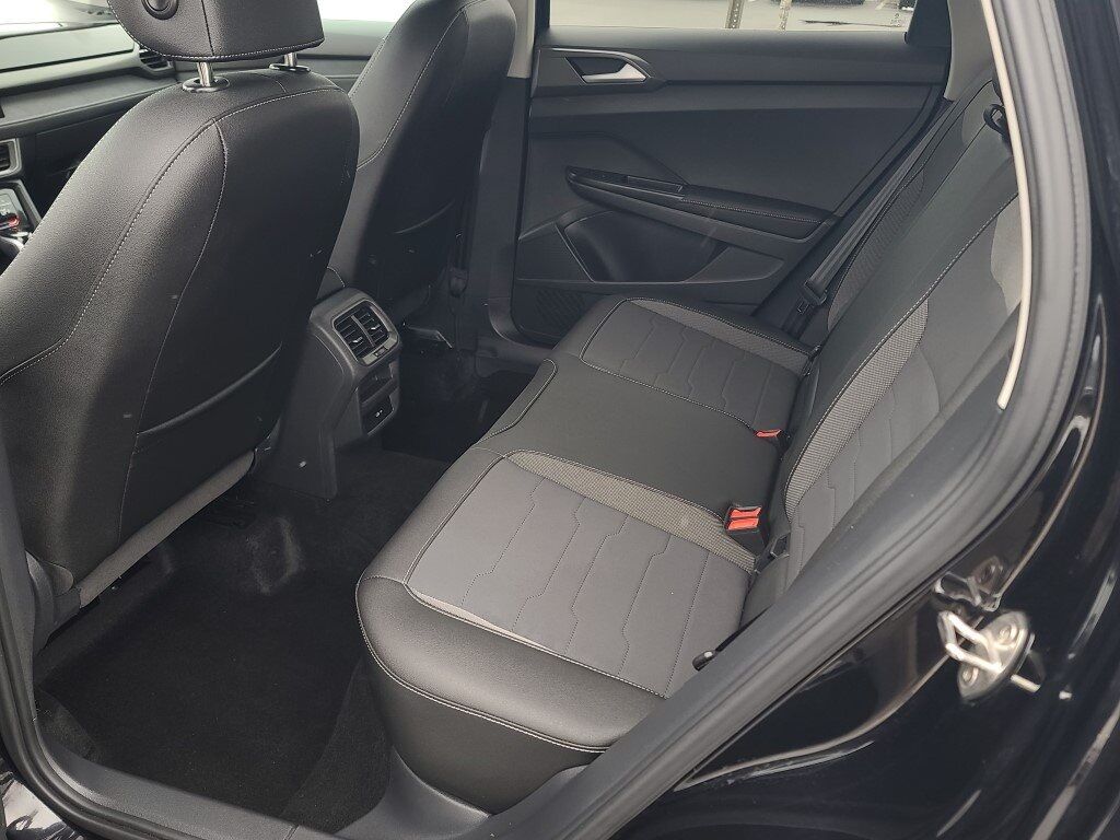 2025 Volkswagen Taos 1.5T SE Black Springfield VA