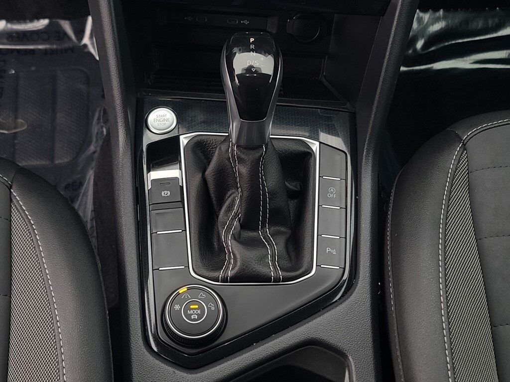 2025 Volkswagen Taos 1.5T SE Black Springfield VA