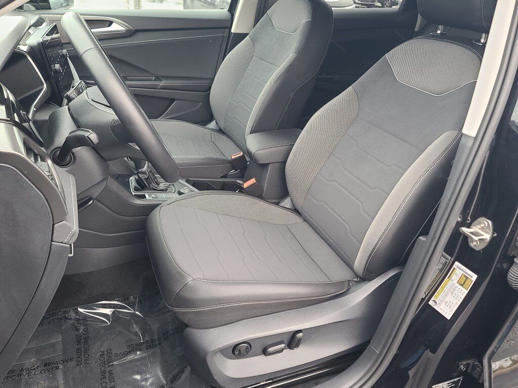 2025 Volkswagen Taos 1.5T SE Black Springfield VA