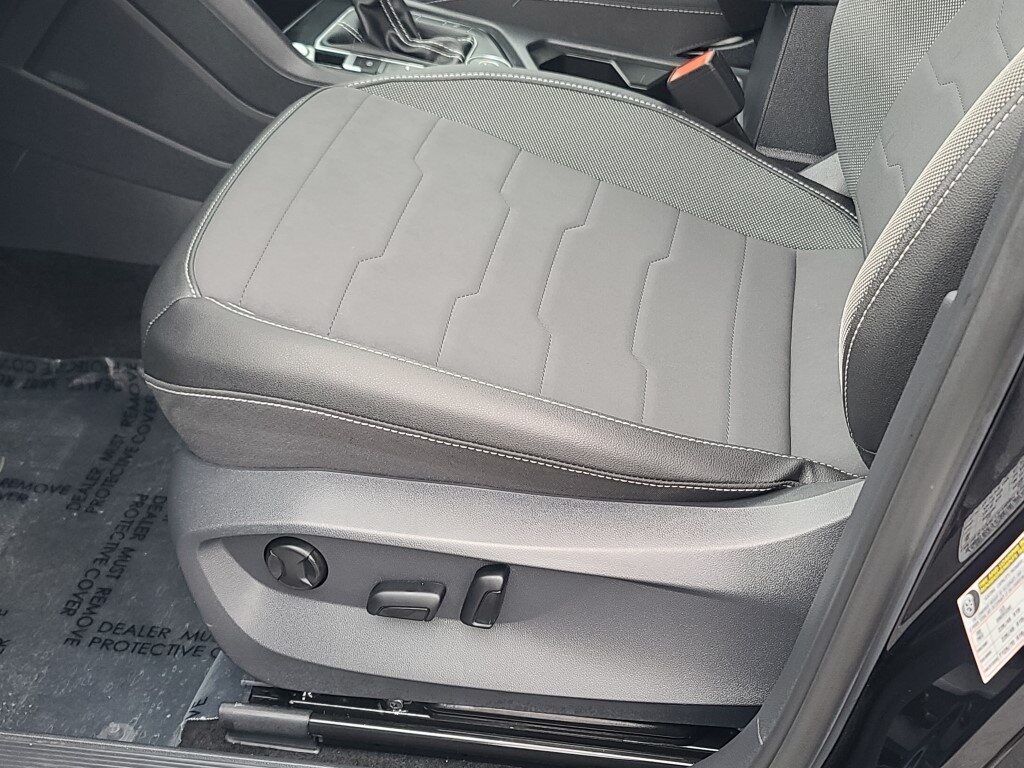 2025 Volkswagen Taos 1.5T SE Black Springfield VA