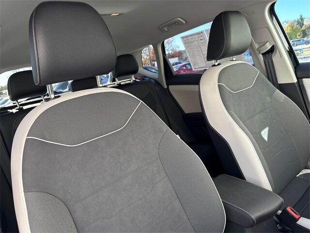 2025 Volkswagen Taos 1.5T SE San Juan Capistrano CA