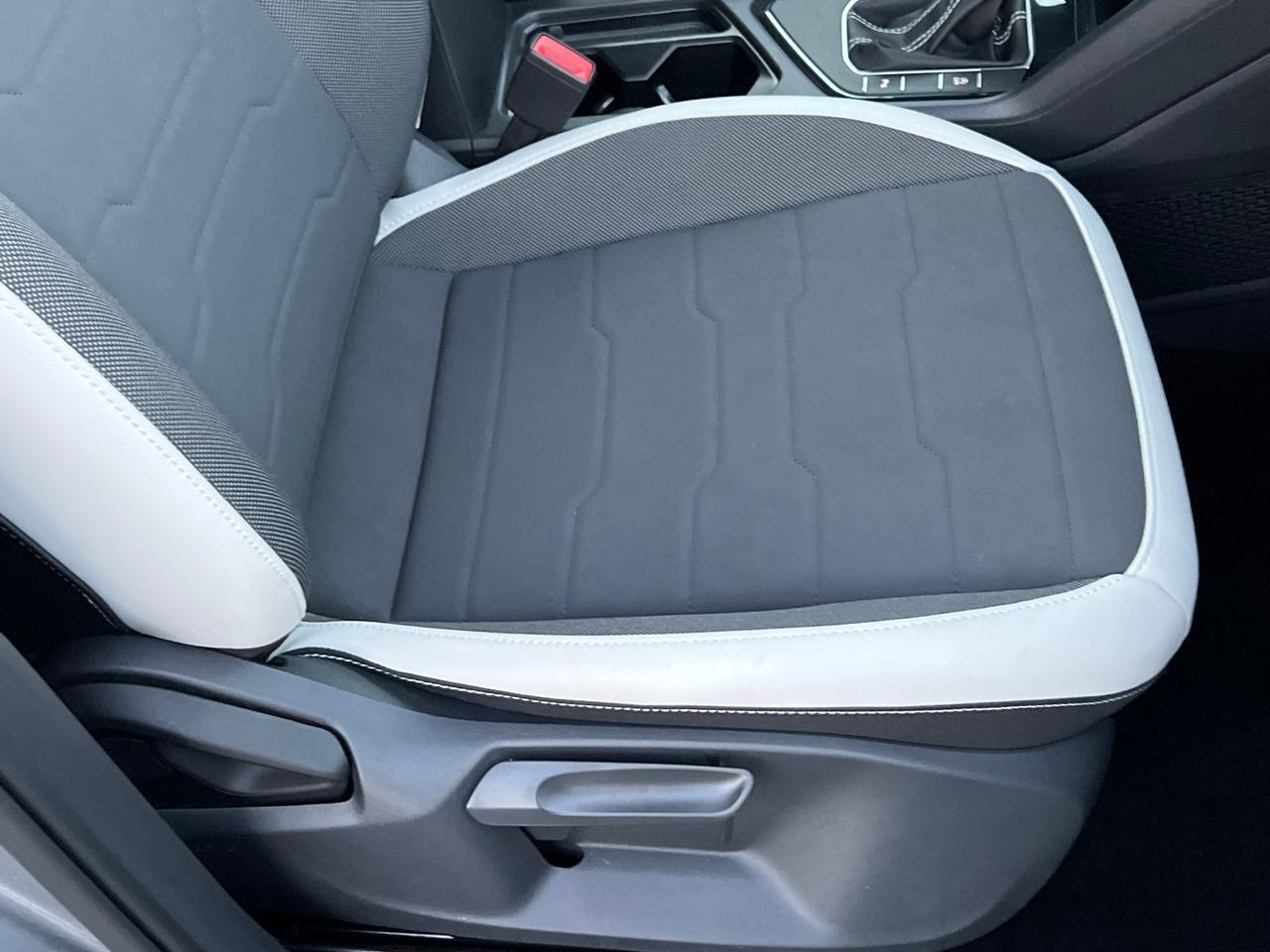 2025 Volkswagen Taos 1.5T SE Hagerstown MD