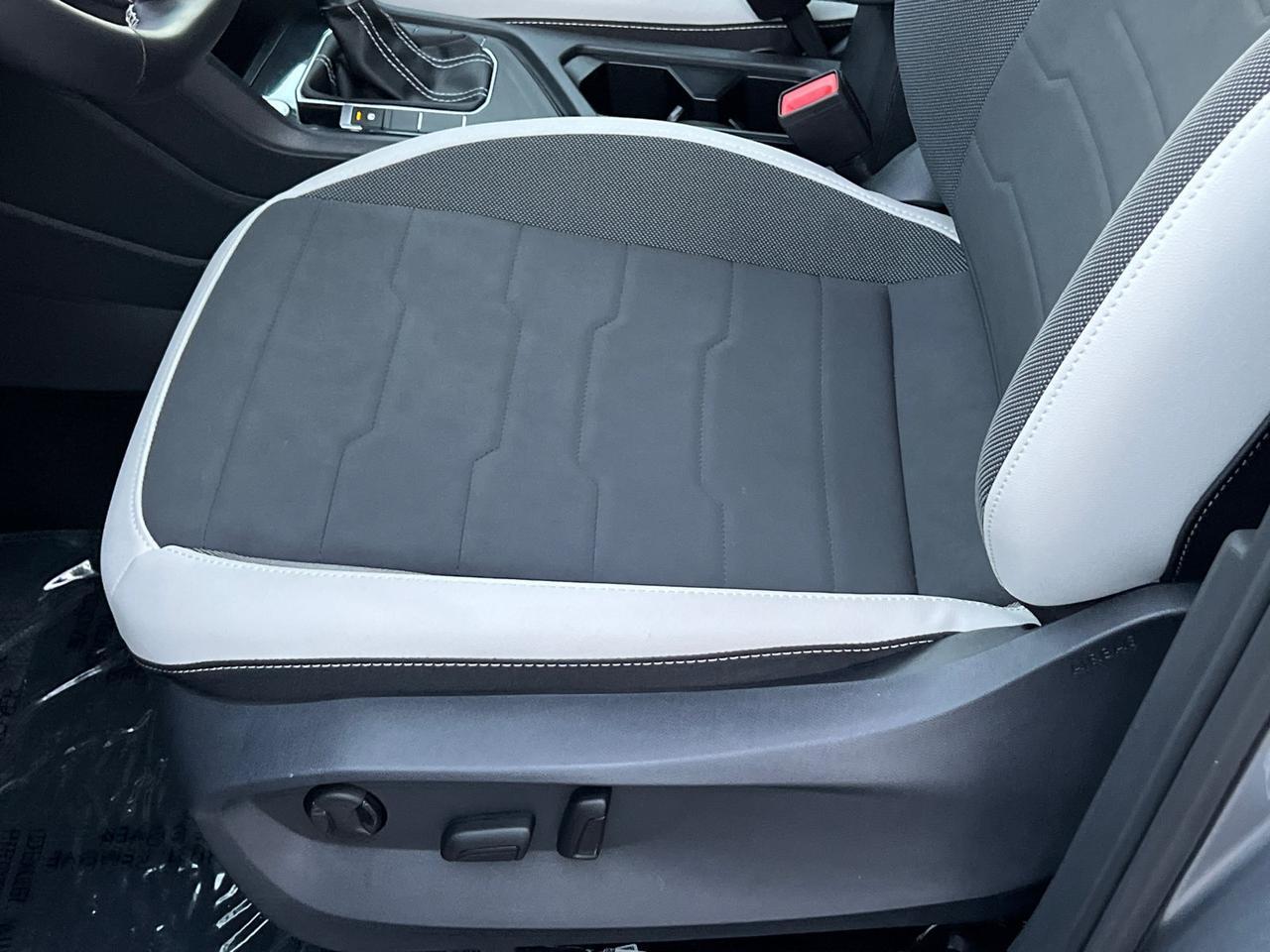 2025 Volkswagen Taos 1.5T SE Hagerstown MD