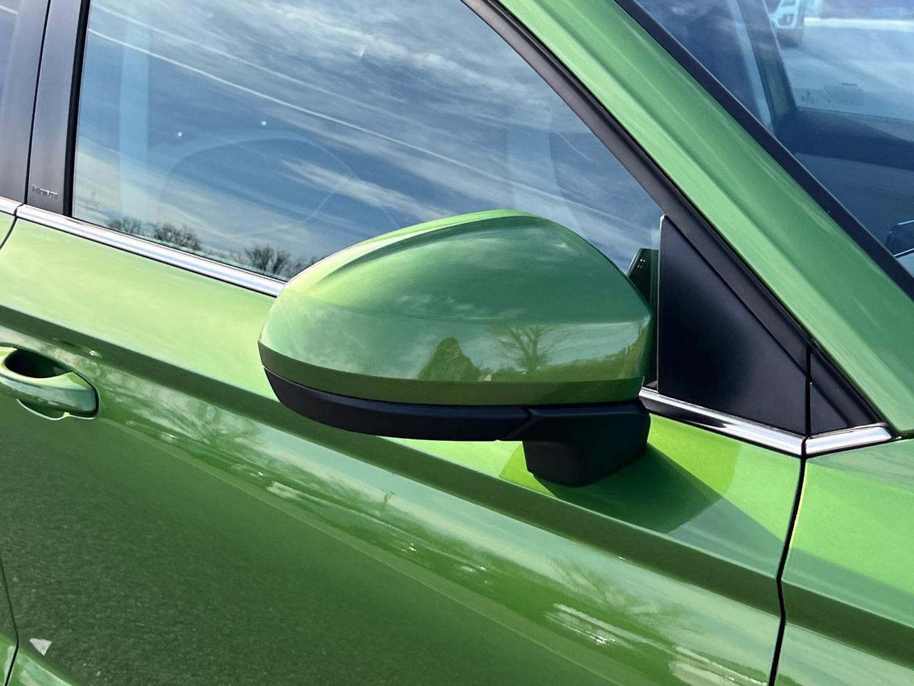 2025 Volkswagen Taos 1.5T SE Hagerstown MD