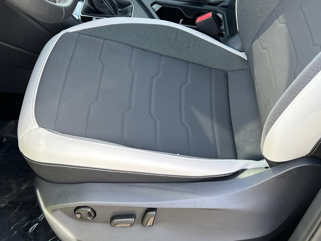 2025 Volkswagen Taos 1.5T SE Hagerstown MD