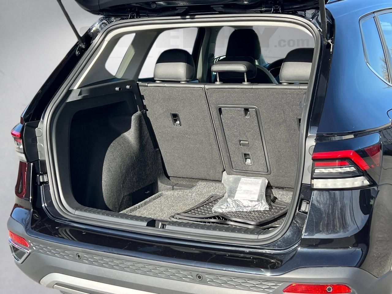 2025 Volkswagen Taos 1.5T SE Hagerstown MD