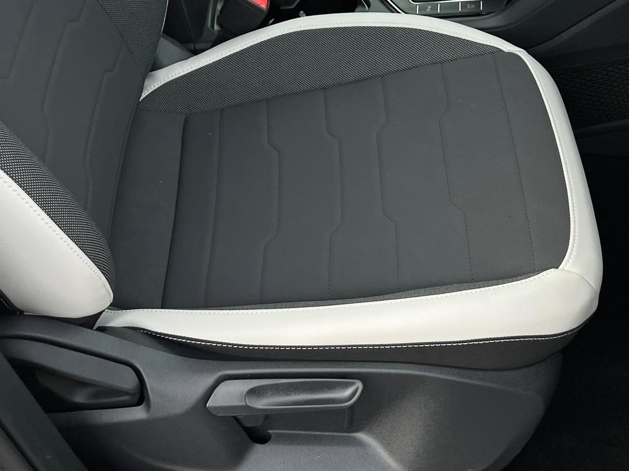 2025 Volkswagen Taos 1.5T SE Hagerstown MD