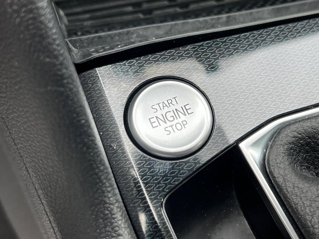 2025 Volkswagen Taos 1.5T SE Hagerstown MD