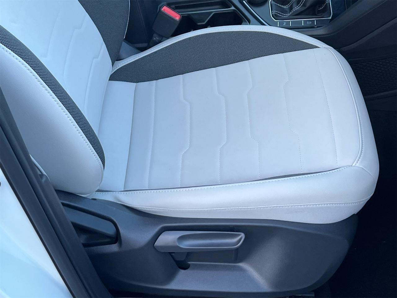 2025 Volkswagen Taos 1.5T SE Hagerstown MD