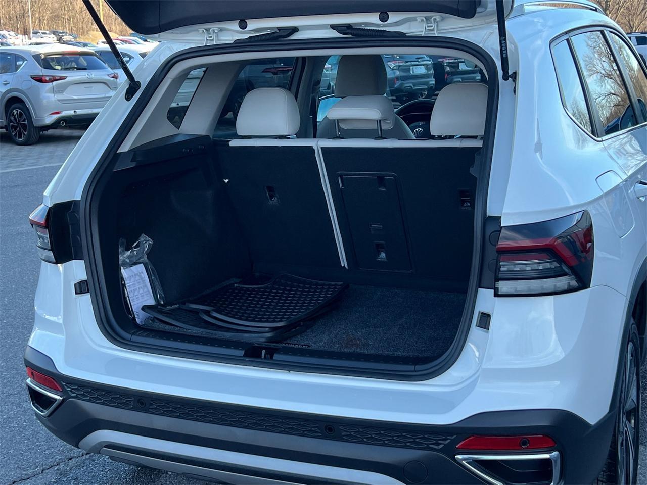 2025 Volkswagen Taos 1.5T SE Hagerstown MD