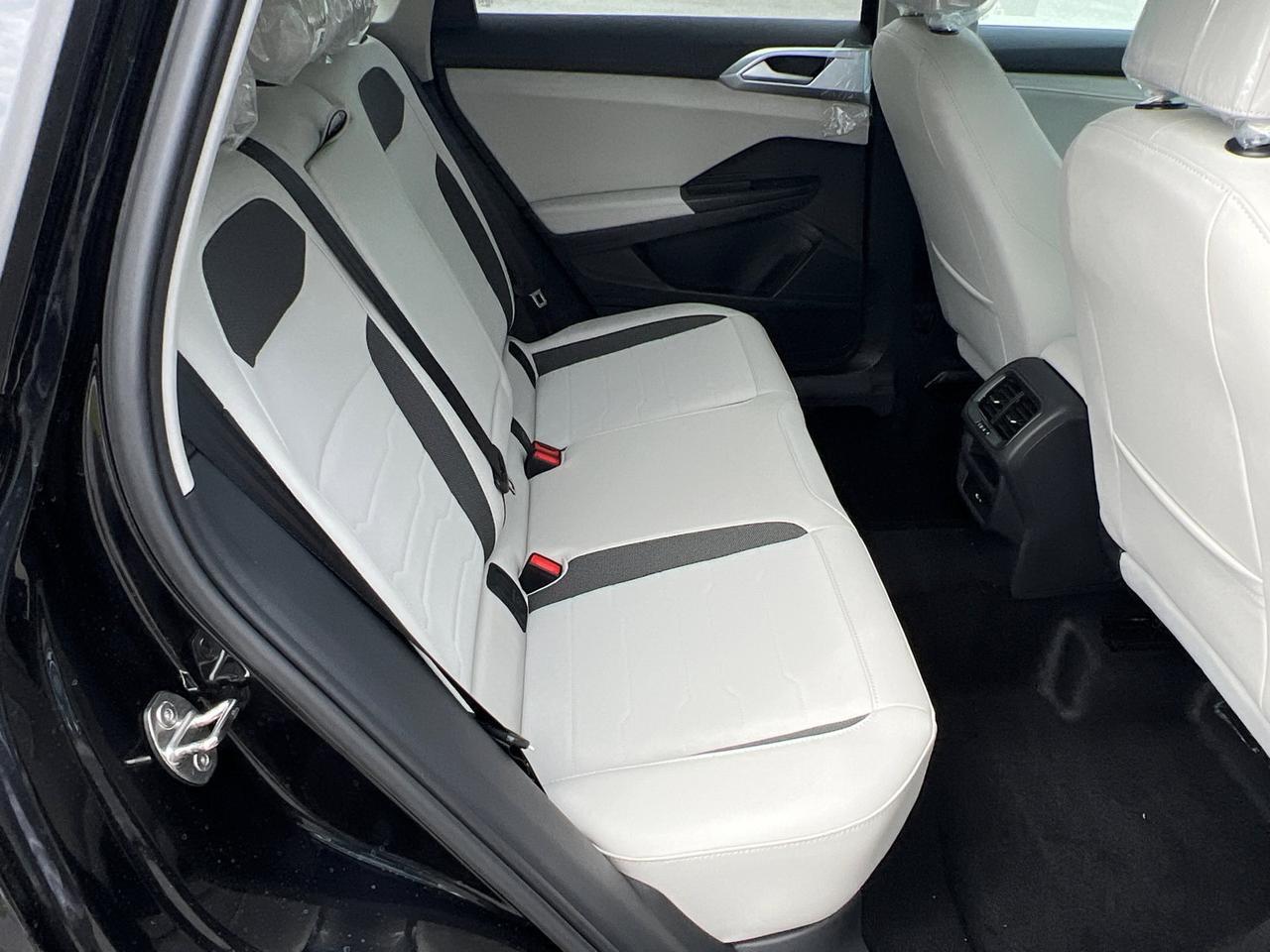 2025 Volkswagen Taos 1.5T SE Hagerstown MD