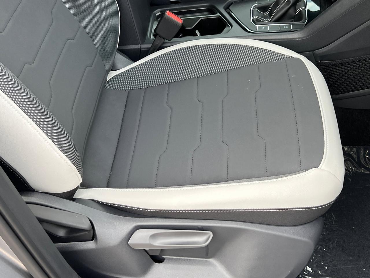 2025 Volkswagen Taos 1.5T SE Hagerstown MD