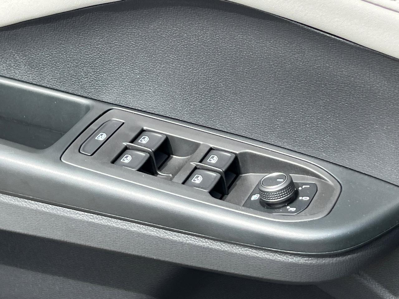 2025 Volkswagen Taos 1.5T SE Hagerstown MD