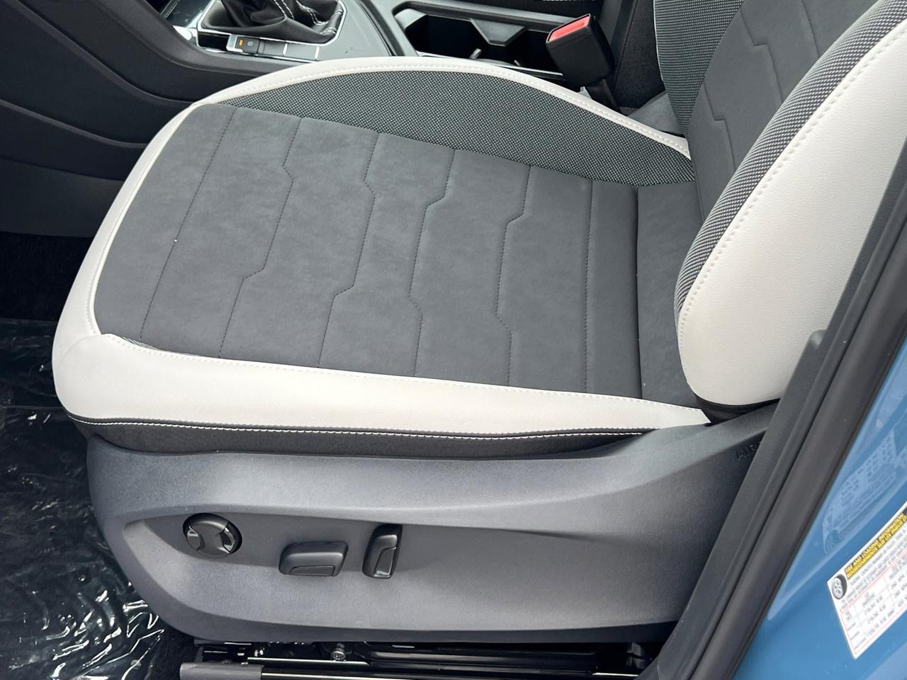 2025 Volkswagen Taos 1.5T SE Hagerstown MD