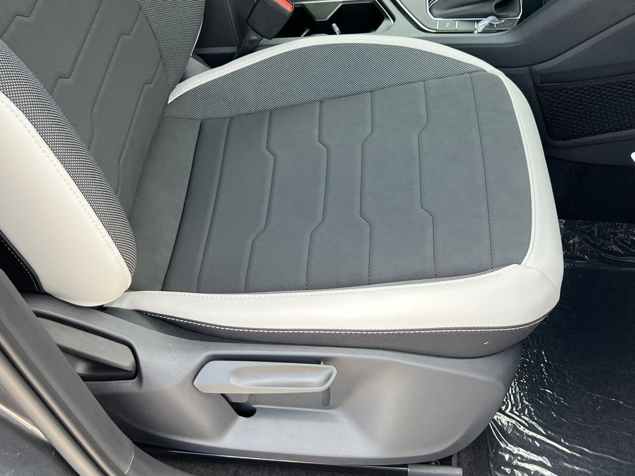 2025 Volkswagen Taos 1.5T SE Hagerstown MD