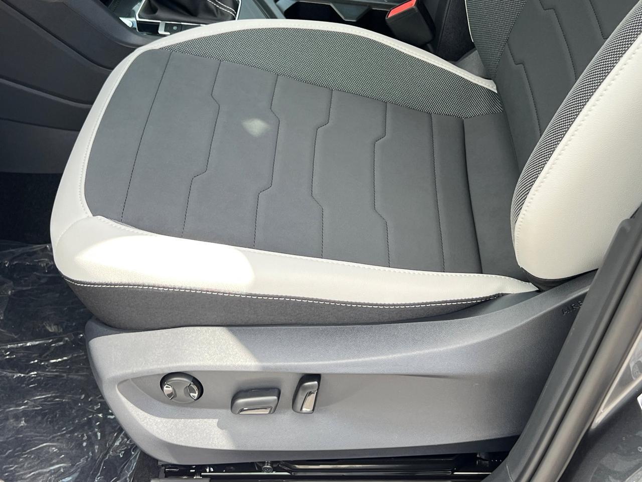 2025 Volkswagen Taos 1.5T SE Hagerstown MD