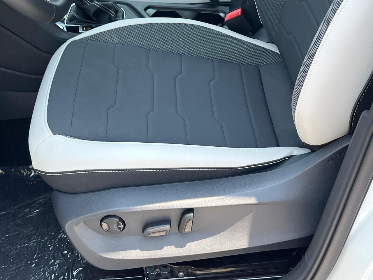 2025 Volkswagen Taos 1.5T SE Hagerstown MD