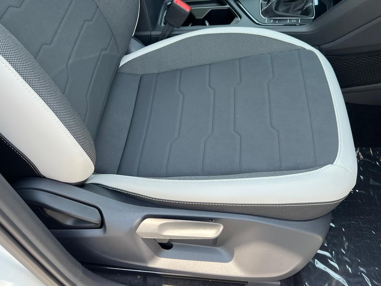 2025 Volkswagen Taos 1.5T SE Hagerstown MD