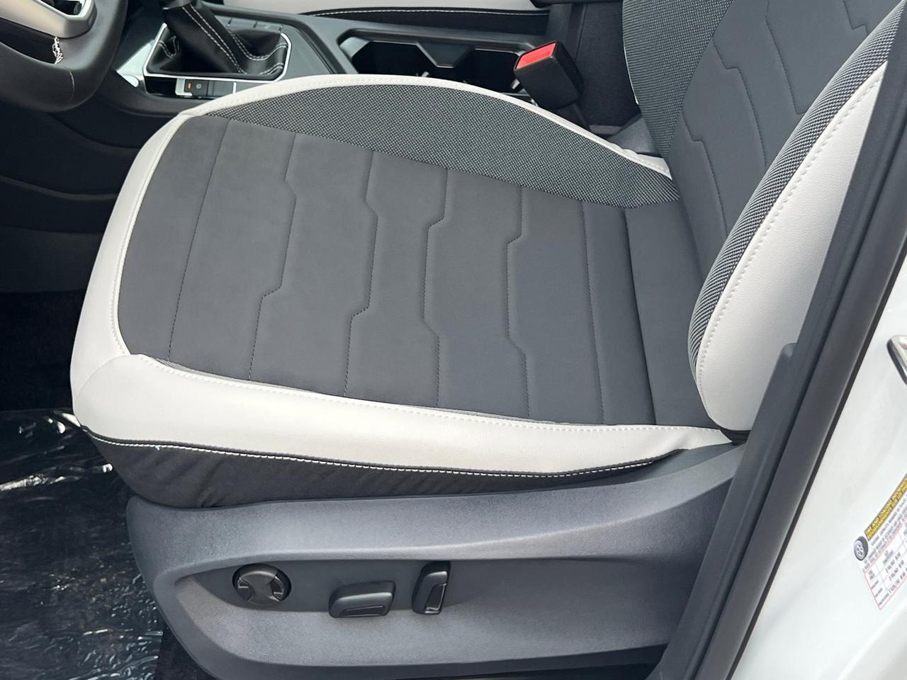 2025 Volkswagen Taos 1.5T SE Hagerstown MD