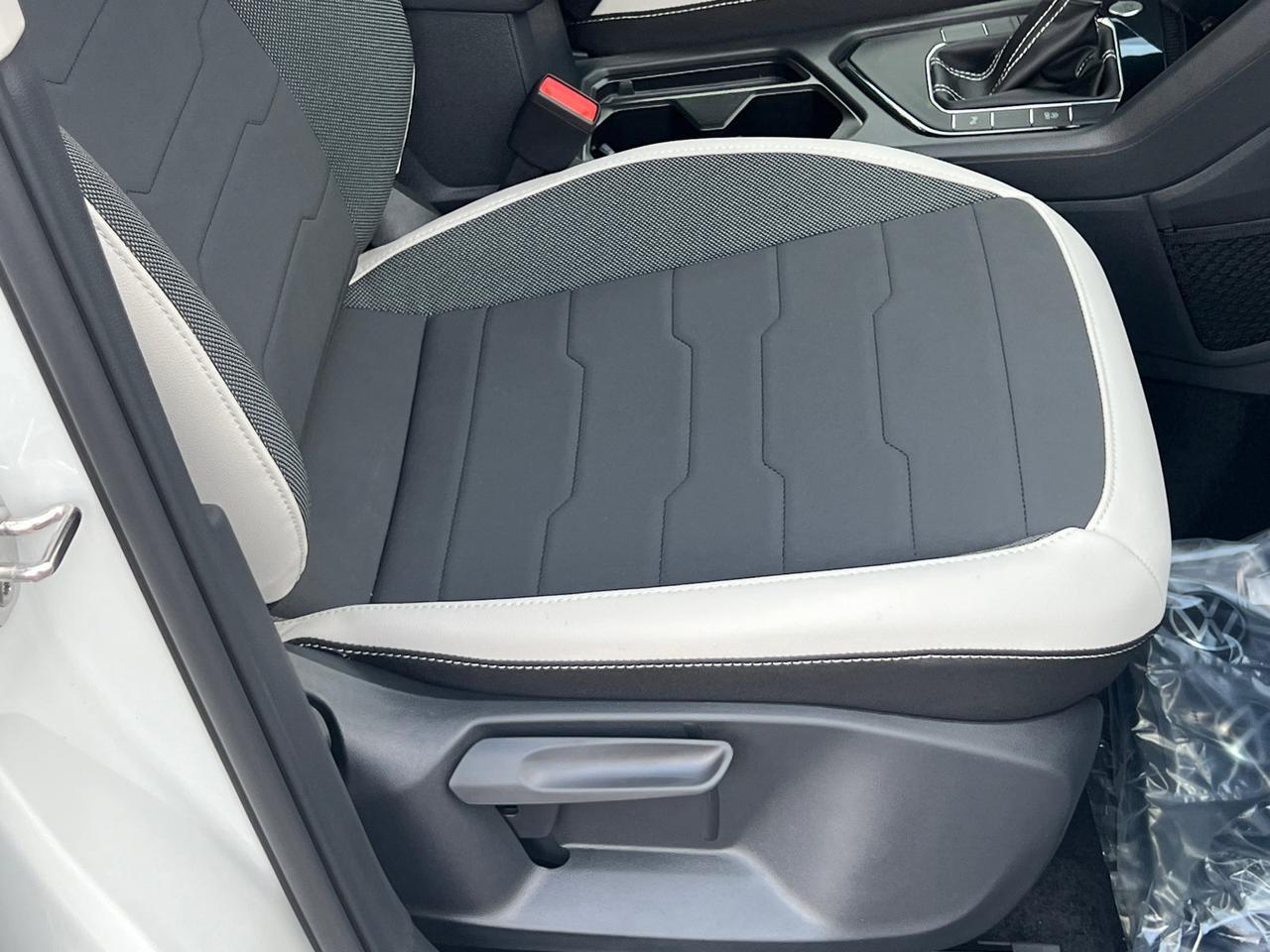 2025 Volkswagen Taos 1.5T SE Hagerstown MD