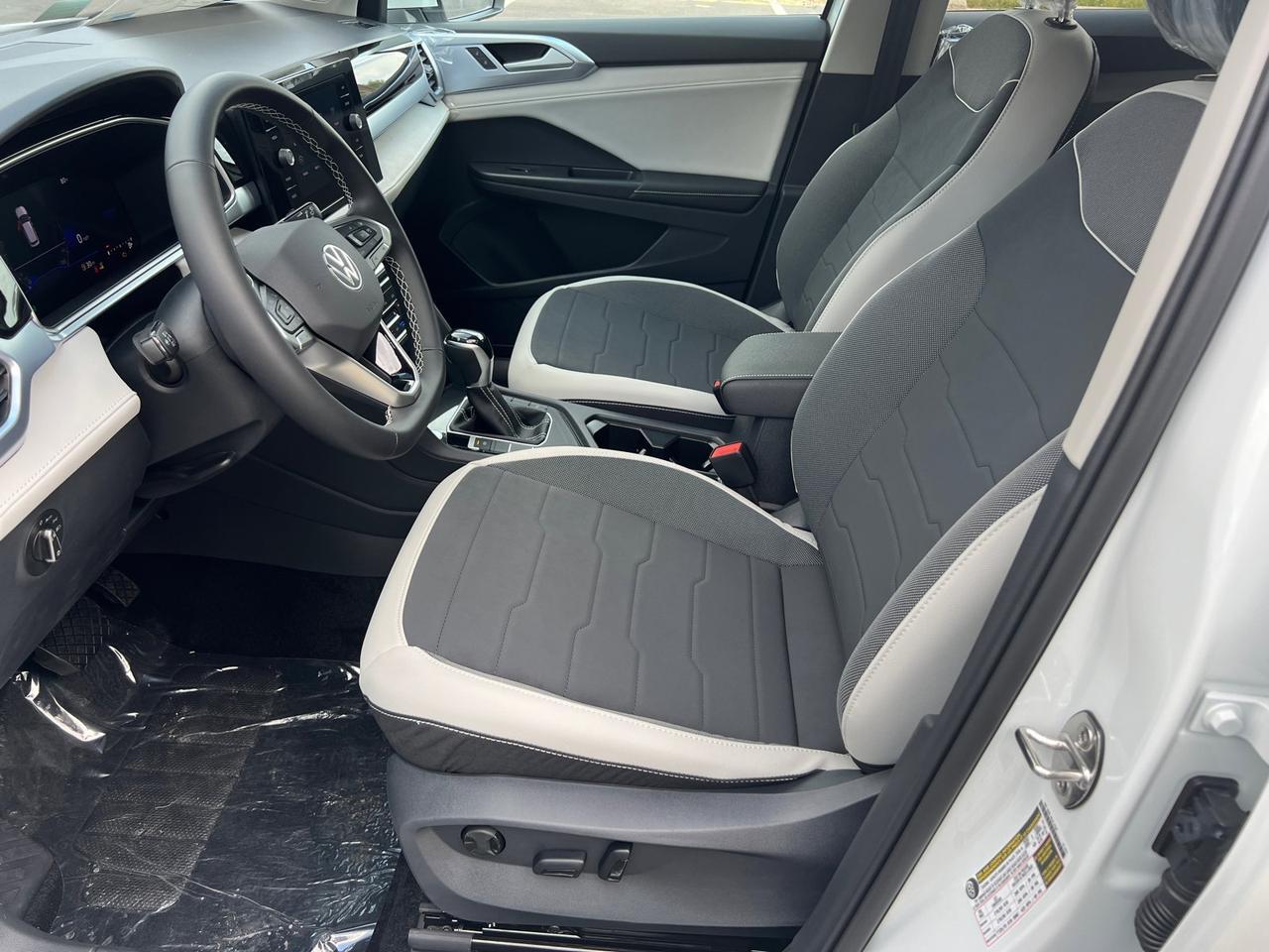 2025 Volkswagen Taos 1.5T SE Hagerstown MD