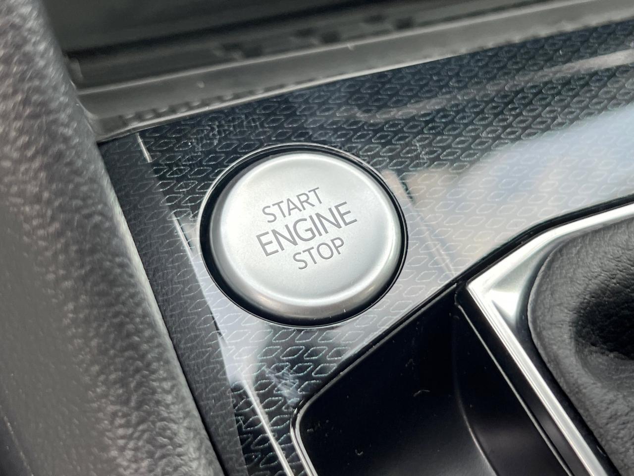 2025 Volkswagen Taos 1.5T SE Hagerstown MD