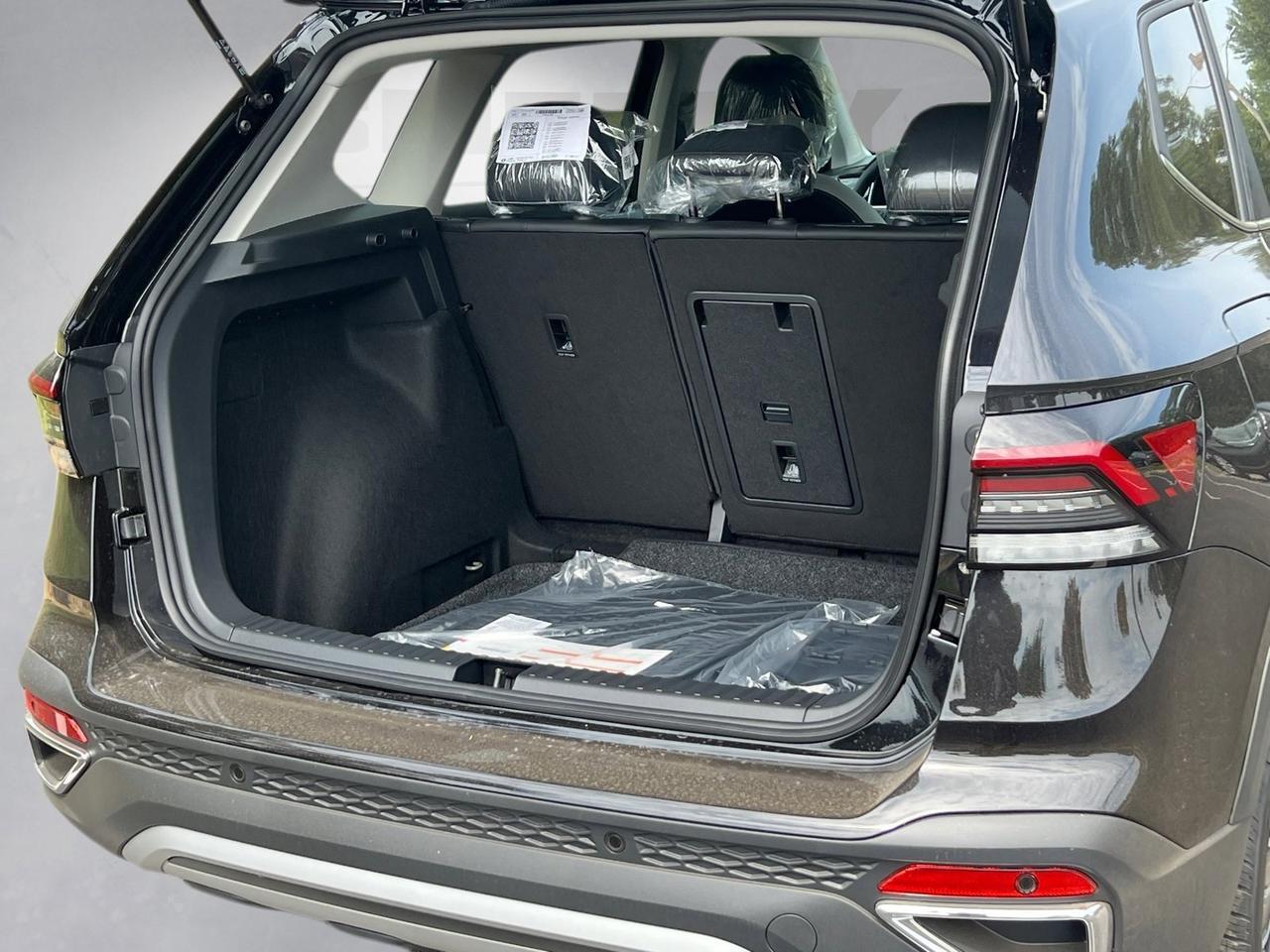 2025 Volkswagen Taos 1.5T SE Hagerstown MD