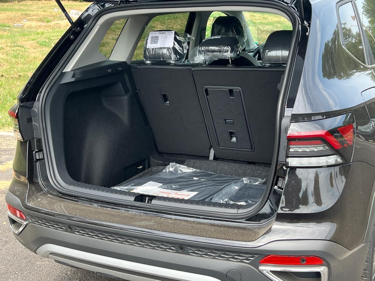 2025 Volkswagen Taos 1.5T SE Hagerstown MD