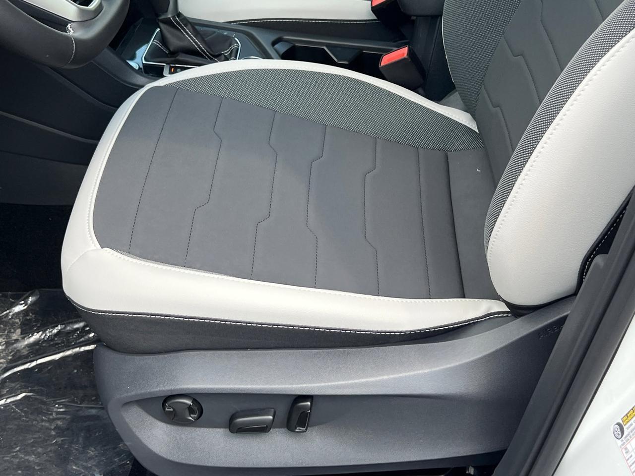 2025 Volkswagen Taos 1.5T SE Hagerstown MD