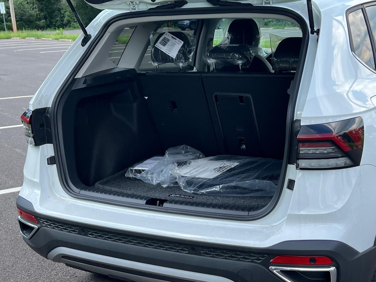 2025 Volkswagen Taos 1.5T SE Hagerstown MD
