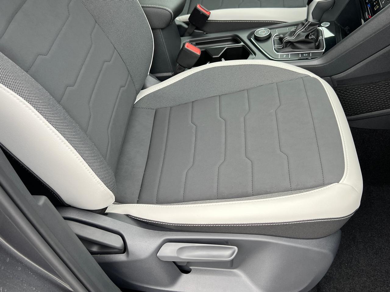 2025 Volkswagen Taos 1.5T SE Hagerstown MD