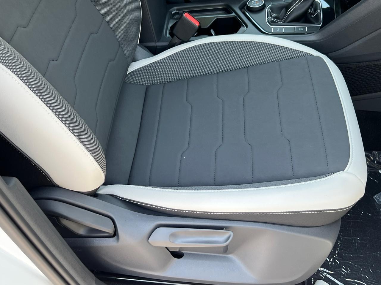 2025 Volkswagen Taos 1.5T SE Hagerstown MD