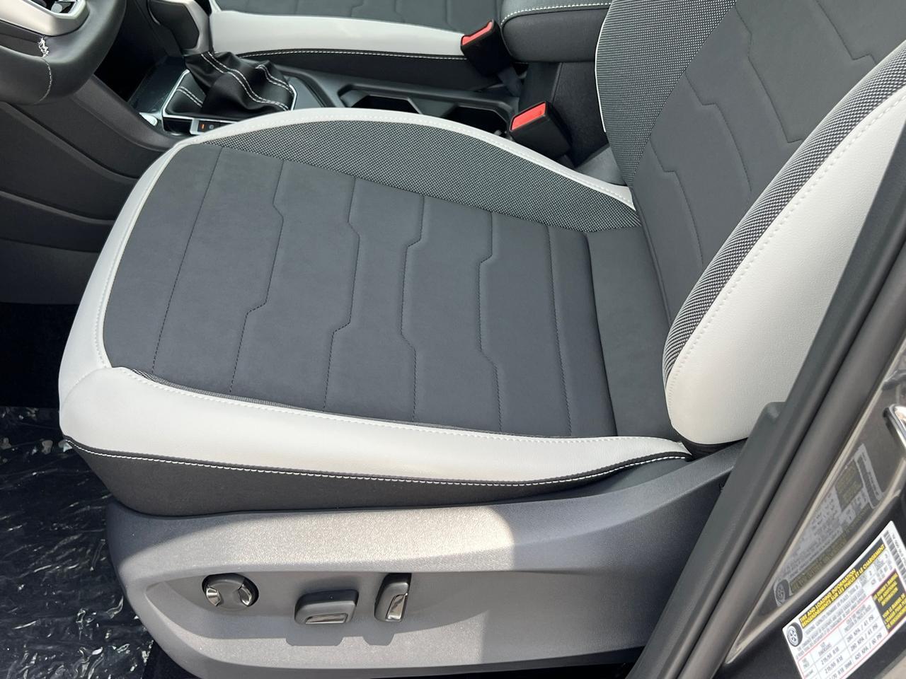 2025 Volkswagen Taos 1.5T SE Hagerstown MD