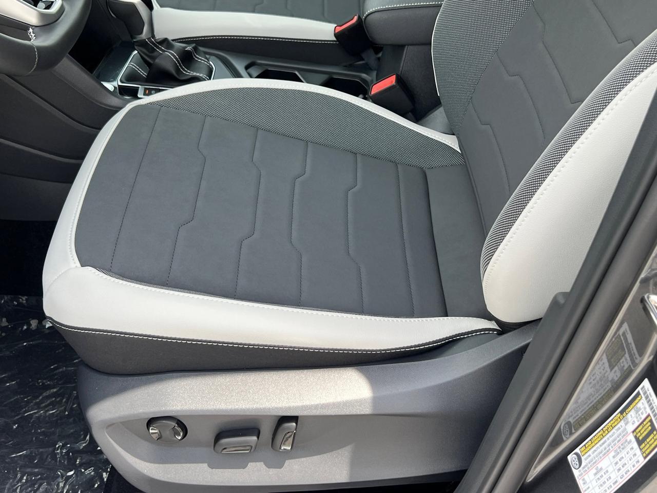 2025 Volkswagen Taos 1.5T SE Hagerstown MD