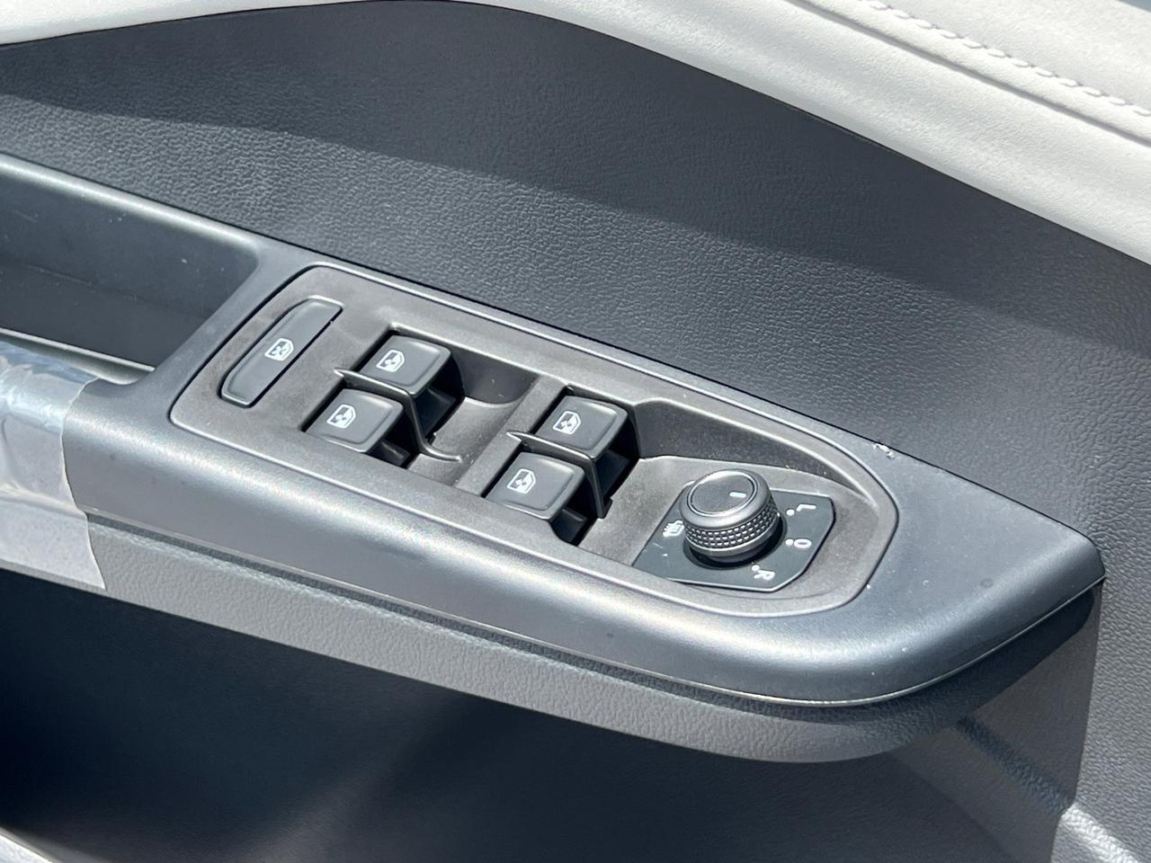 2025 Volkswagen Taos 1.5T SE Hagerstown MD