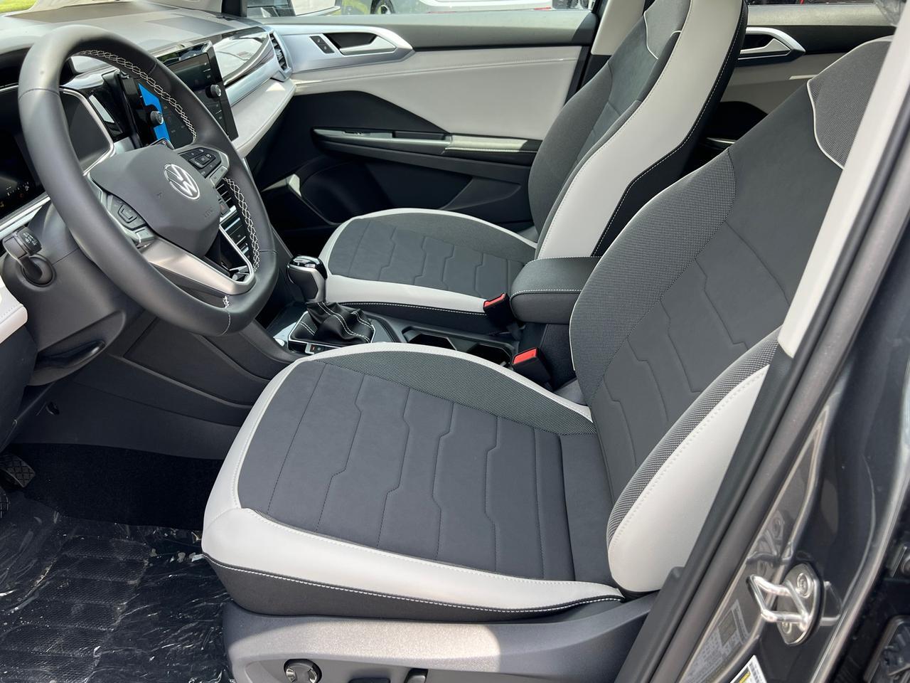 2025 Volkswagen Taos 1.5T SE Hagerstown MD