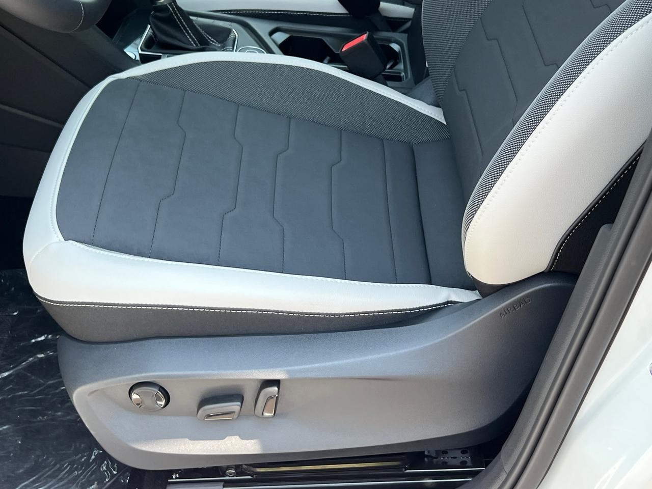 2025 Volkswagen Taos 1.5T SE Hagerstown MD