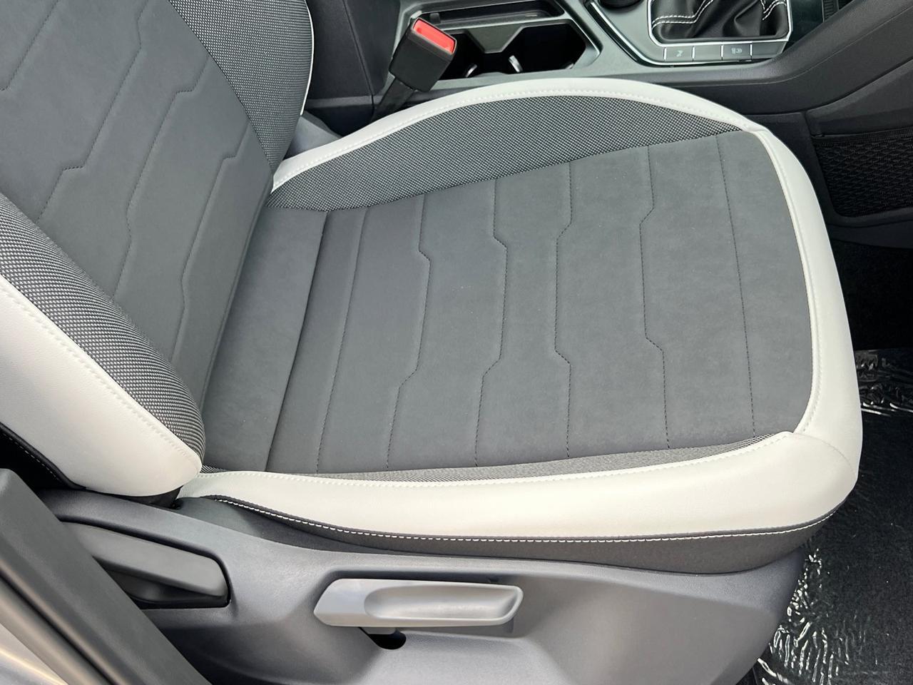 2025 Volkswagen Taos 1.5T SE Hagerstown MD