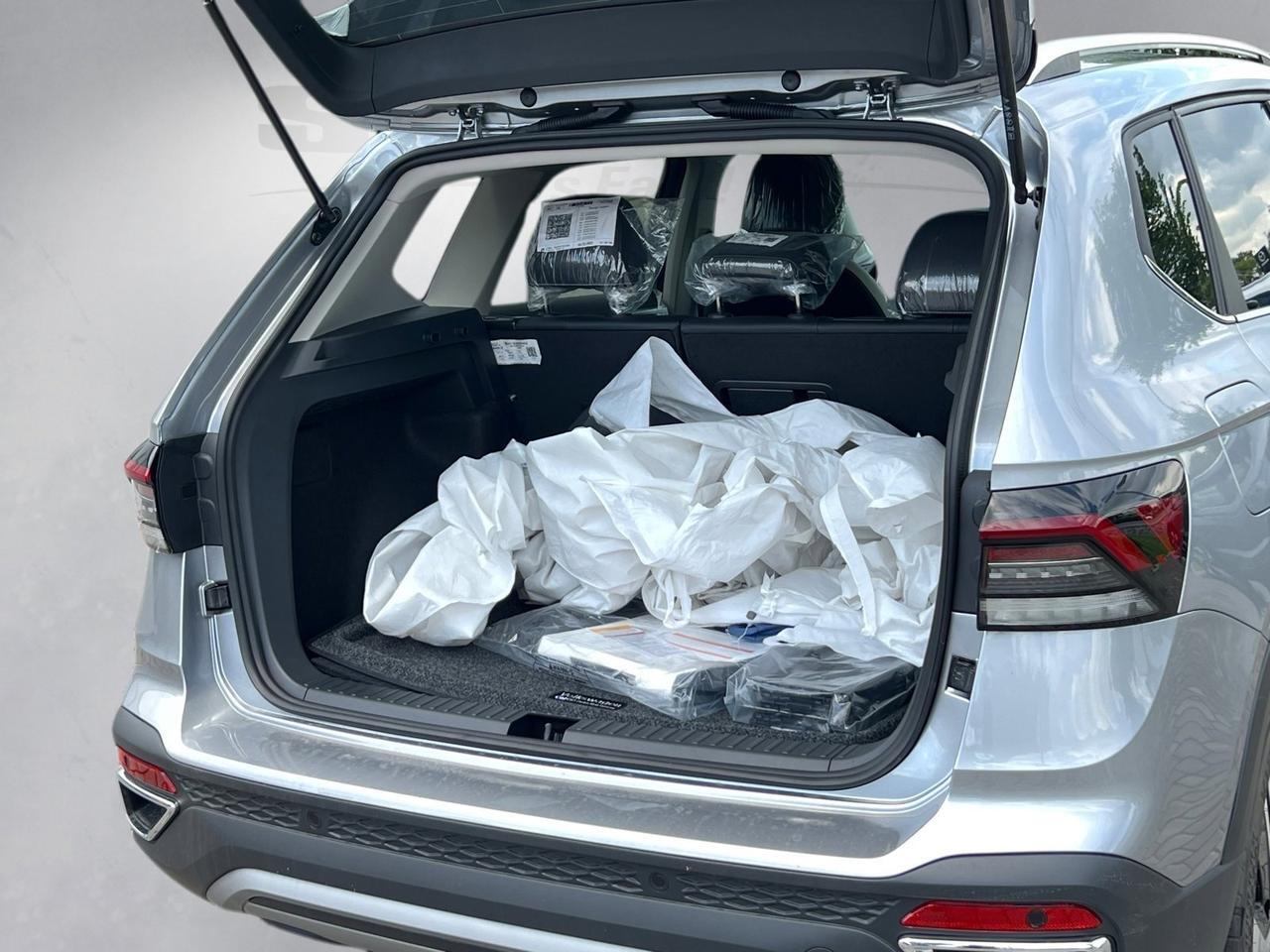 2025 Volkswagen Taos 1.5T SE Hagerstown MD