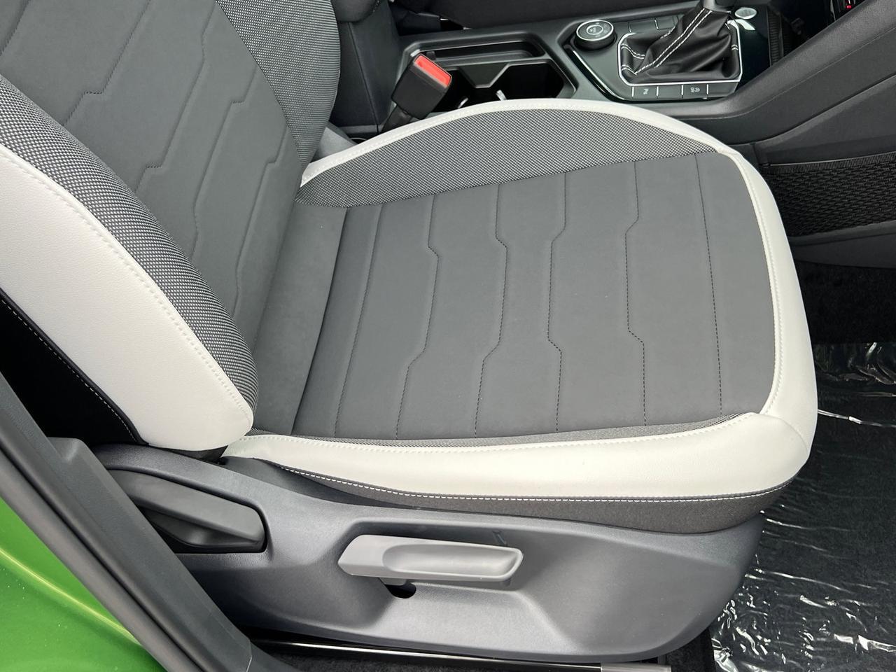 2025 Volkswagen Taos 1.5T SE Hagerstown MD
