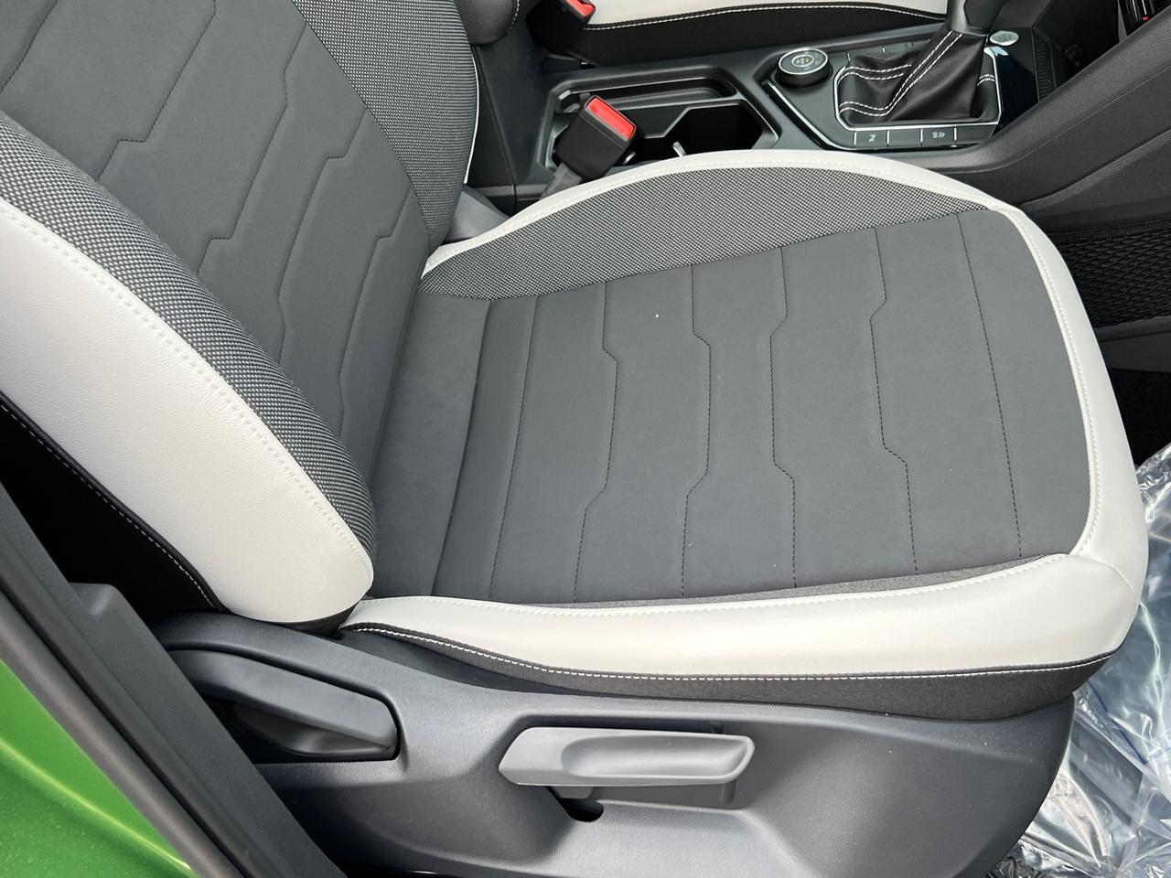 2025 Volkswagen Taos 1.5T SE Hagerstown MD