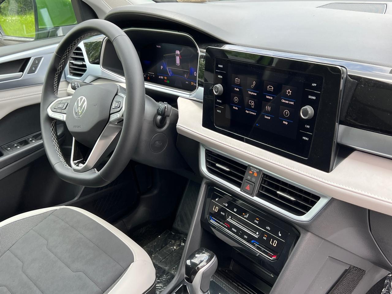 2025 Volkswagen Taos 1.5T SE Hagerstown MD