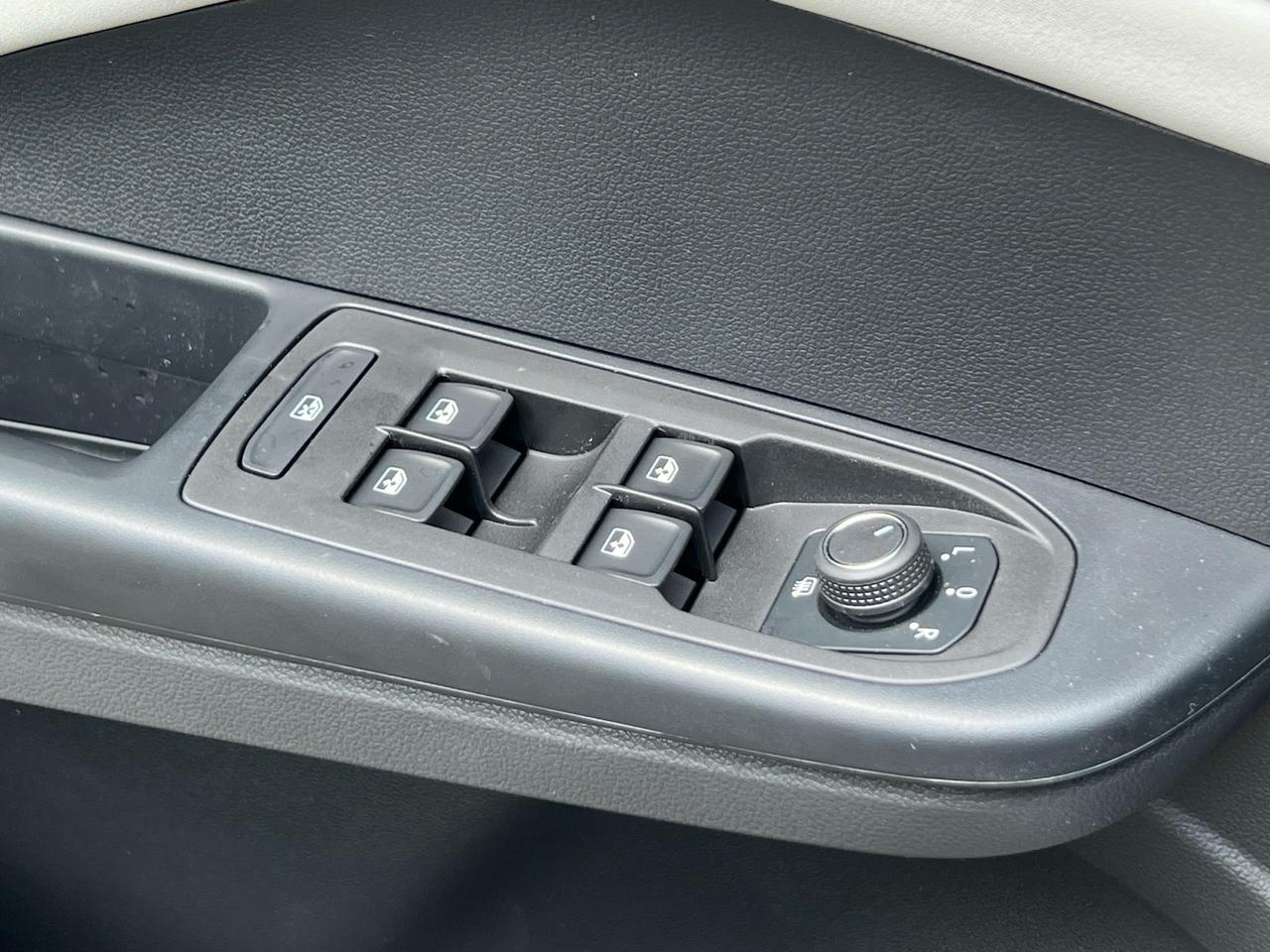 2025 Volkswagen Taos 1.5T SE Hagerstown MD