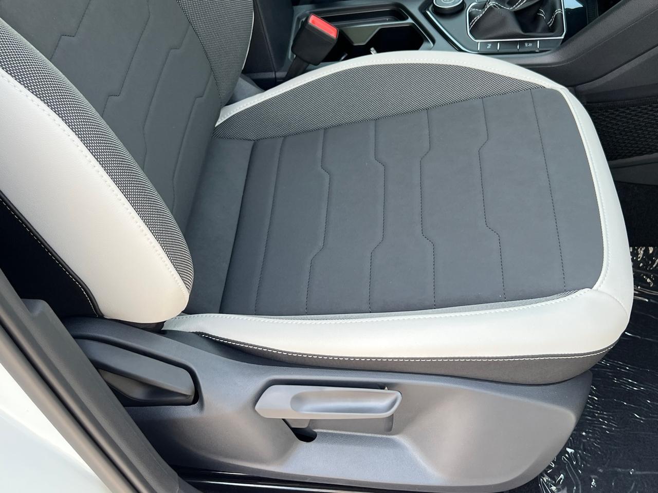 2025 Volkswagen Taos 1.5T SE Hagerstown MD