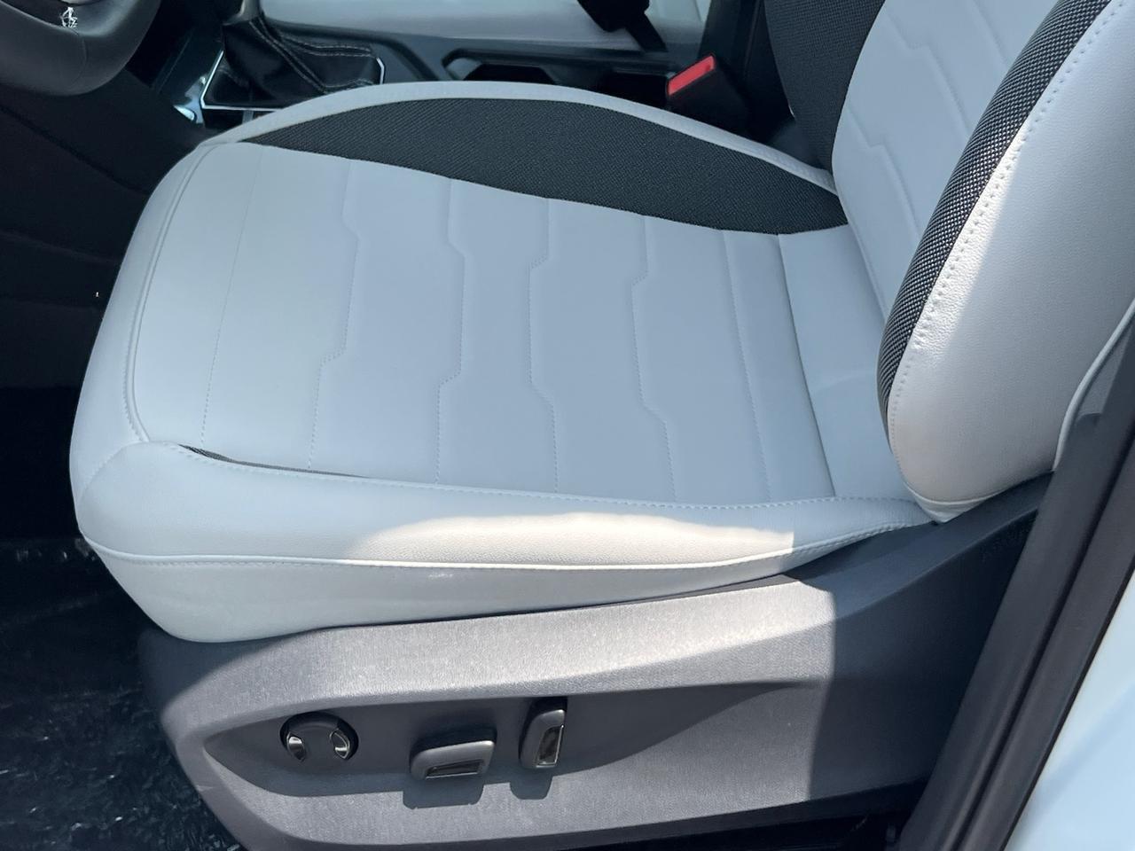 2025 Volkswagen Taos 1.5T SE Hagerstown MD