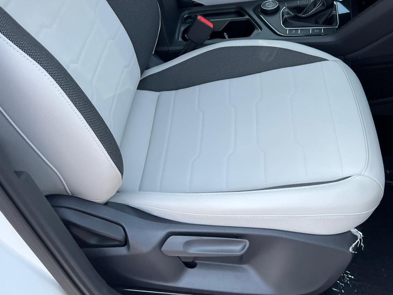 2025 Volkswagen Taos 1.5T SE Hagerstown MD